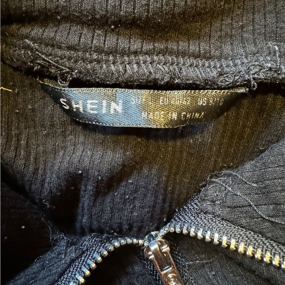SHEIN Black Crop Zip-Up - Picture 3 of 3